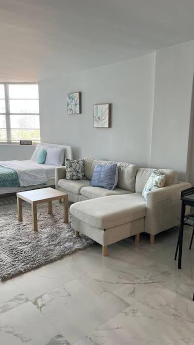 Sunny Isles Beach Spacious Apartment Buitenkant foto